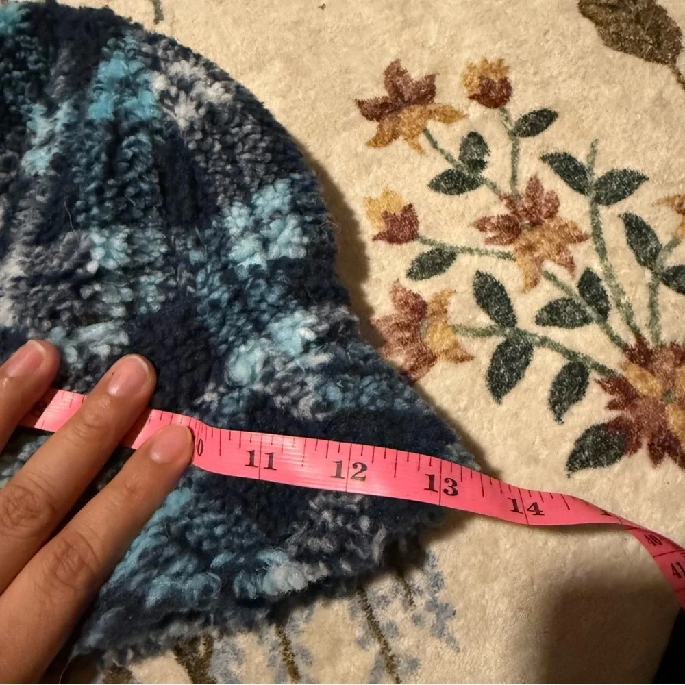 Aritzia TNA Blythe Bucket Hat size S/M